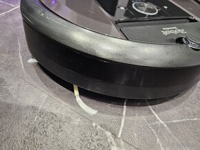 Predám robotický vysávač iRobot Roomba i7+ - 5