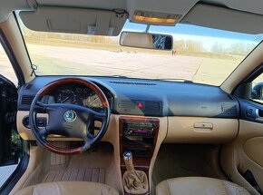 Skoda Octavia Combi 1.8 Turbo 4x4 Laurin & Klement - 5