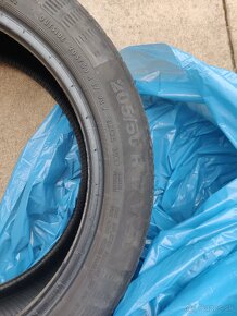 Continental letne 205/50 r17 - 5