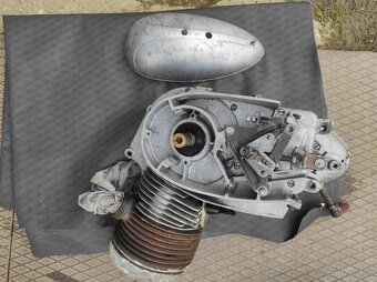 Motor Jawa Pérak 250 - 5