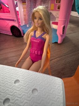 Barbie karavan XXL s bazenom - 5