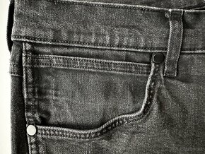 Nové,kvalitné,pánske džínsy WRANGLER - veľkosť 33/32 - 5
