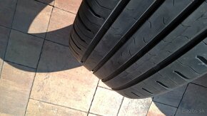 LETNÉ 215/55 r17 94W CONTINENTAL cca 6 a 7 mm a 5 mm - 5