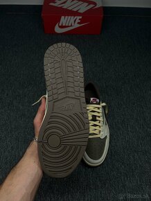 Nike x Travis Scott Air Jordan 1 Low OG "Reverse Mocha" - 5