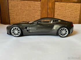 1:18 autoart aston martin one-77 - 5