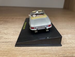 1:43 model Ferrari 330 GTS - 5