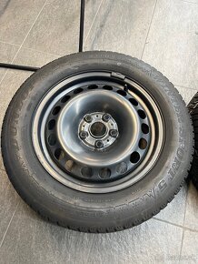 Predam zimnu sadu 215/60 R16 superb - 5