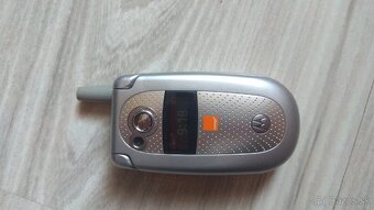 Motorola V500 - 5