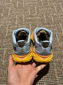 Hoka Clifton 8, velikost 38. - 5