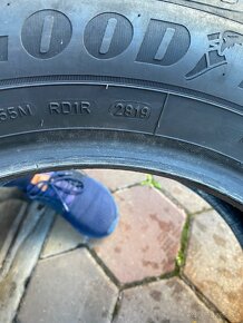 215/60 r16 Goodyear - 5