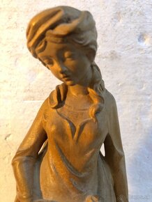 Stará krásna drevená socha Svätá Alžbeta - 5
