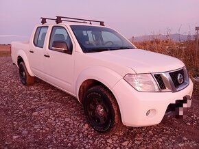 Predám Nissan Navara 4x4 2,5 dci  2012 DPH, 140 kw - 5