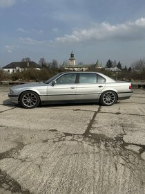 Rozpredam bmw e38 - 5