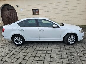 Škoda Octavia 1.6 TDI DSG Business Navi DVD Keyless R16 - 5