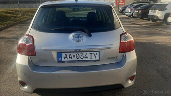 Auris 1.33benzin ,kup SR, 2010 uz facelift,super stav - 5