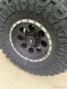 Maxxis 37x12.5 r15 - 5