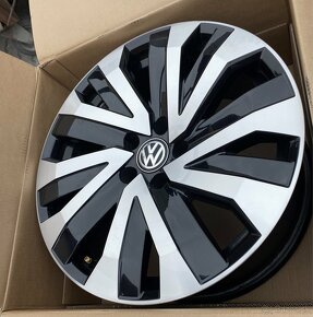 5x112 R18 8J originál VW Concordia - 5