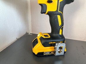 DeWALT DCD796 Akumulátorová bezuhlíková príklepová vŕtačka - 5