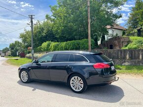 Opel insignia sports tourer 2010 - 5