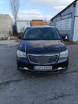 Chrysler Town & country - 5