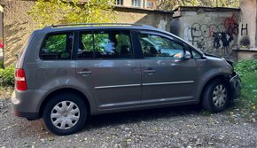 Volkswagen Touran 2.0 - 5