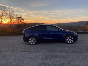 Tesla Model Y 9/2023 AWD Long Range DualMotor + ťažné - 5