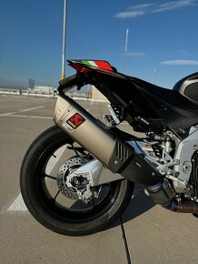 Aprilia Tuono V4 1100 Factory - 5