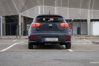 Kia Rio - 5