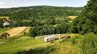 REZERVOVANÉ Exkluzívny stavebný pozemok s panoramatickými vý - 5