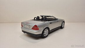 1:18 MERCEDES-BENZ SLK 230 - 5