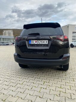 Toyota RAV4 2.2 l D-4D Premium REZERVOVANĚ - 5