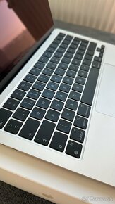 Macbook Air M2 13" /10GB/8GB/512GB - 5