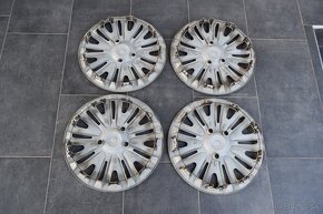 Predám originálne puklice Volkswagen 15" - 5