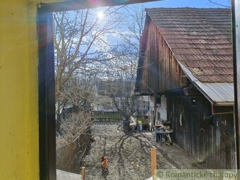 Starší rodinný dom v centre tichej obce kúsok od Žiliny - 5