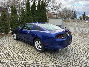 Ford Mustang v6 2013 - 5