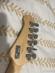 Yamaha pacifica 122j - 5