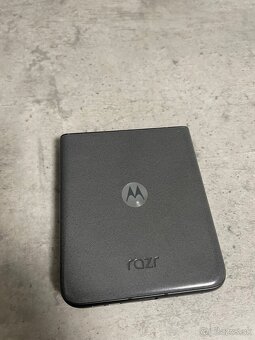 Motorola Razr 50 - 5