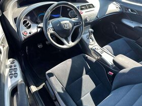 Honda civic 1.4i 2006 čierna - 5