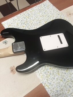 Predám Squier Sonic Stratocaster - 5