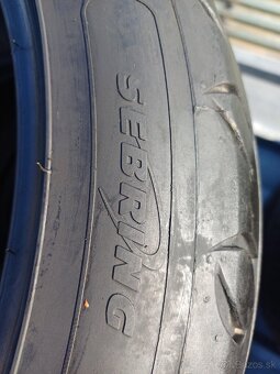 235/45r17 - 5