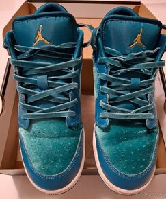 Jordan 1 Low SE Velvet Geode Teal GS - 5