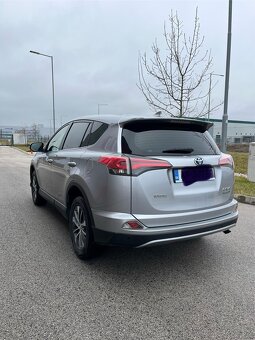 Toyota RAV4 2.5 Hybrid Active + Style AWD e-four - 5