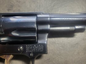 Revolver Smith and Wesson, Model 36 - 5