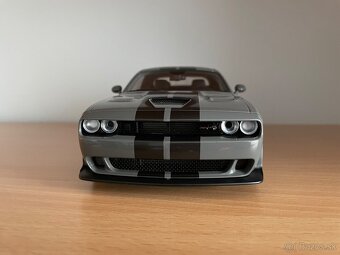 Dodge Challenger SRT Hellcat Widebody 1:18 - 5