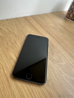 iPhone 8 64GB plne funkčný minimálne používaný - 5