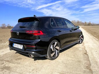 VW Golf VIII GTI 2.0 TSI - 5