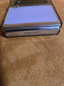 Samsung  galaxi z flip 4 - 5