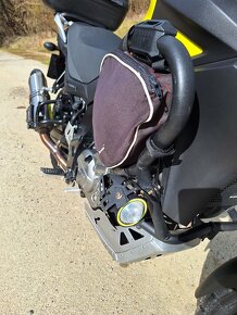 Suzuki DL650 V-Strom - 5