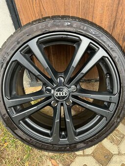 Audi 5x112 225/40 R18 - 5