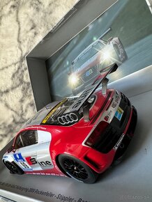 Model Audi R8 LMS 1:43 - 5